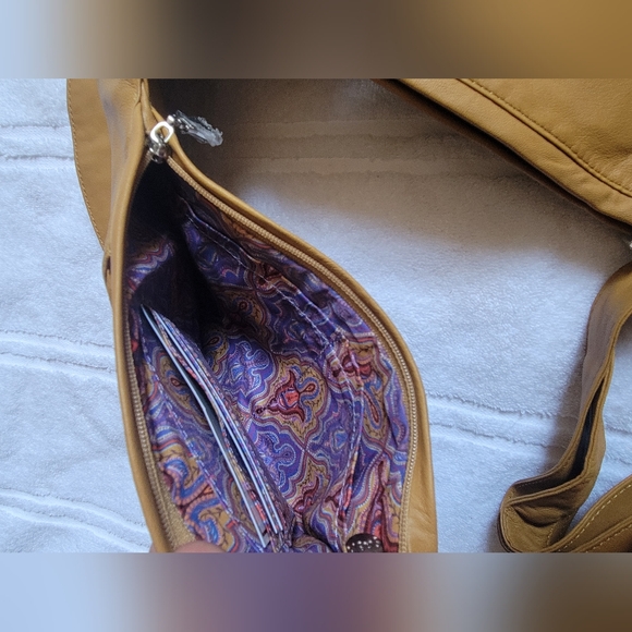 100% Genuine Leather Sash bag - Picture 5 of 8